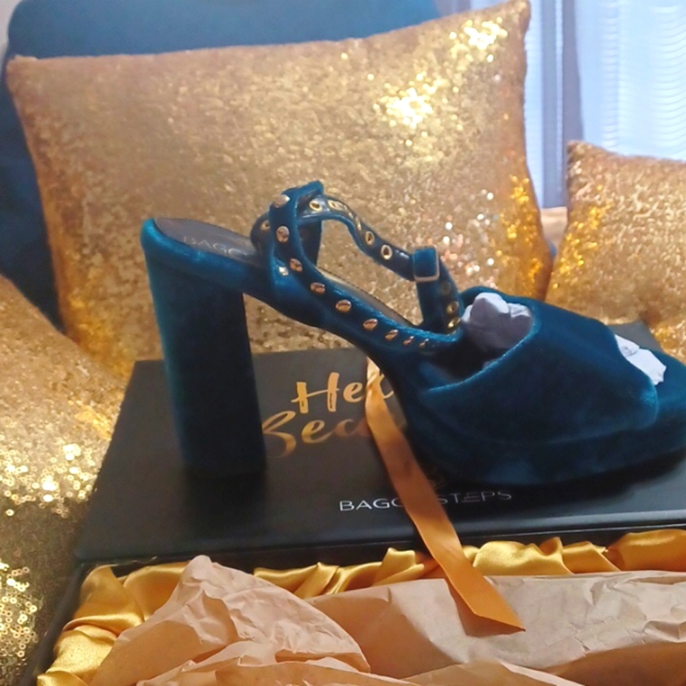 Teal heels
